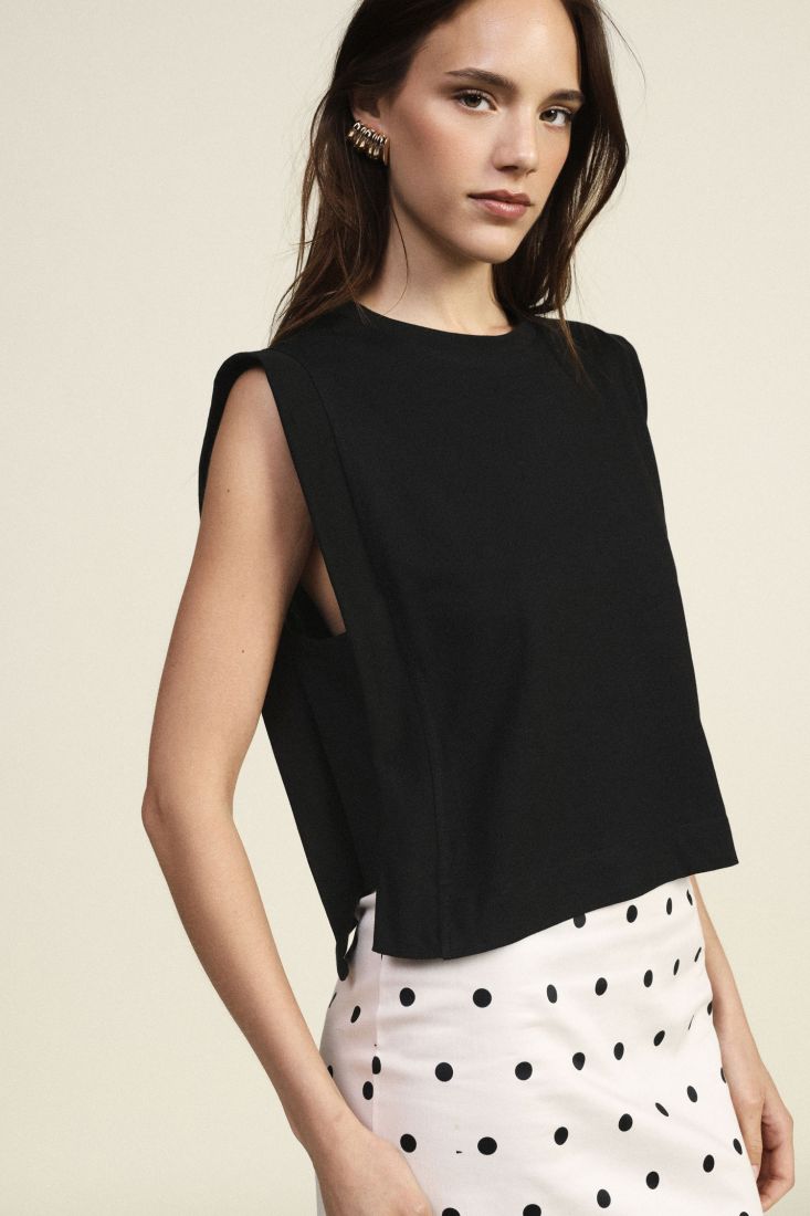 Boxy sleeveless top