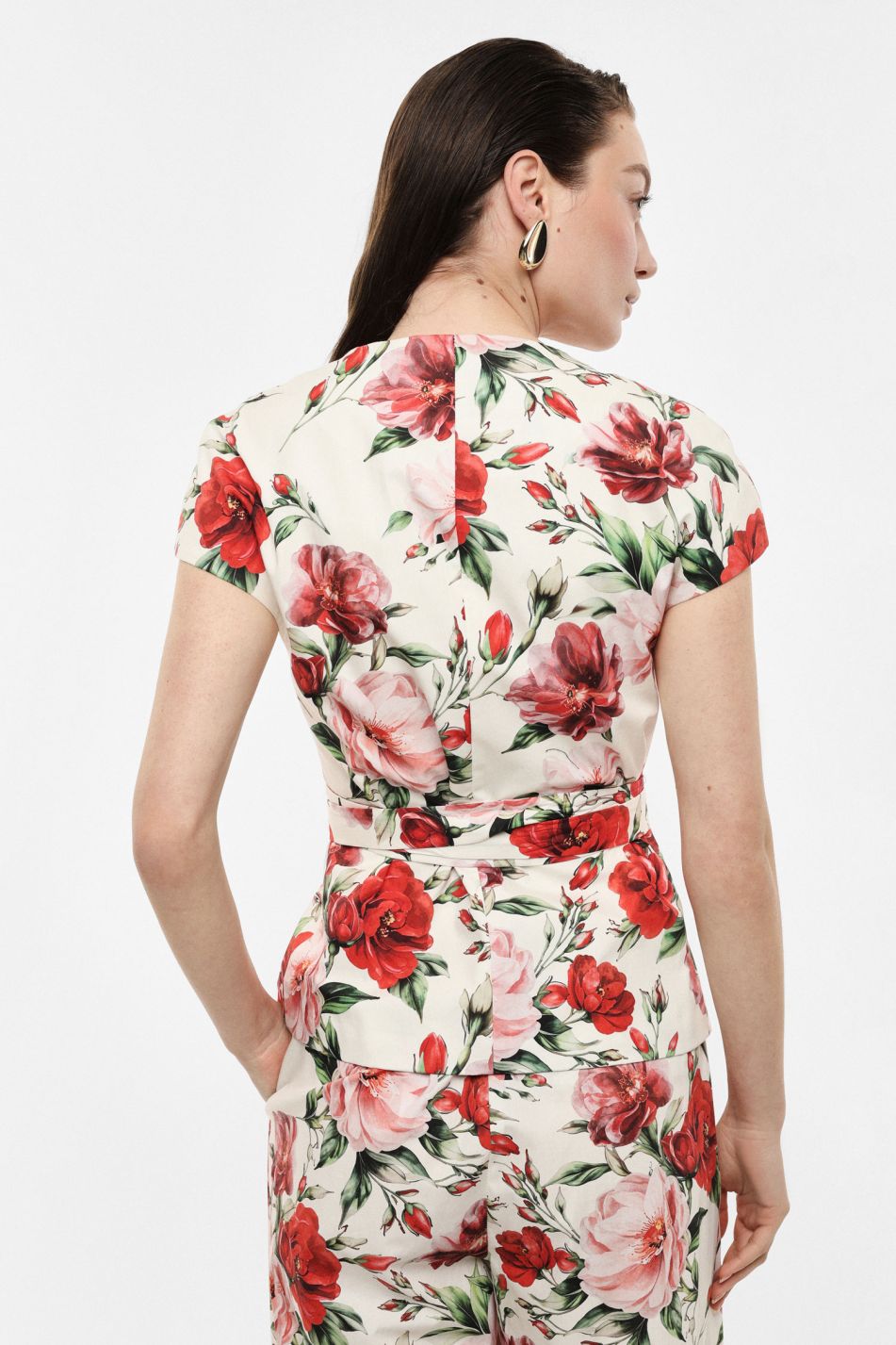 Vest with belt