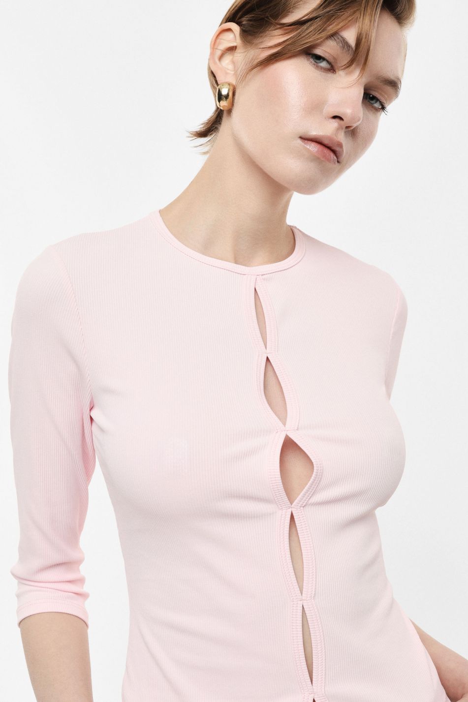 Cut-out top