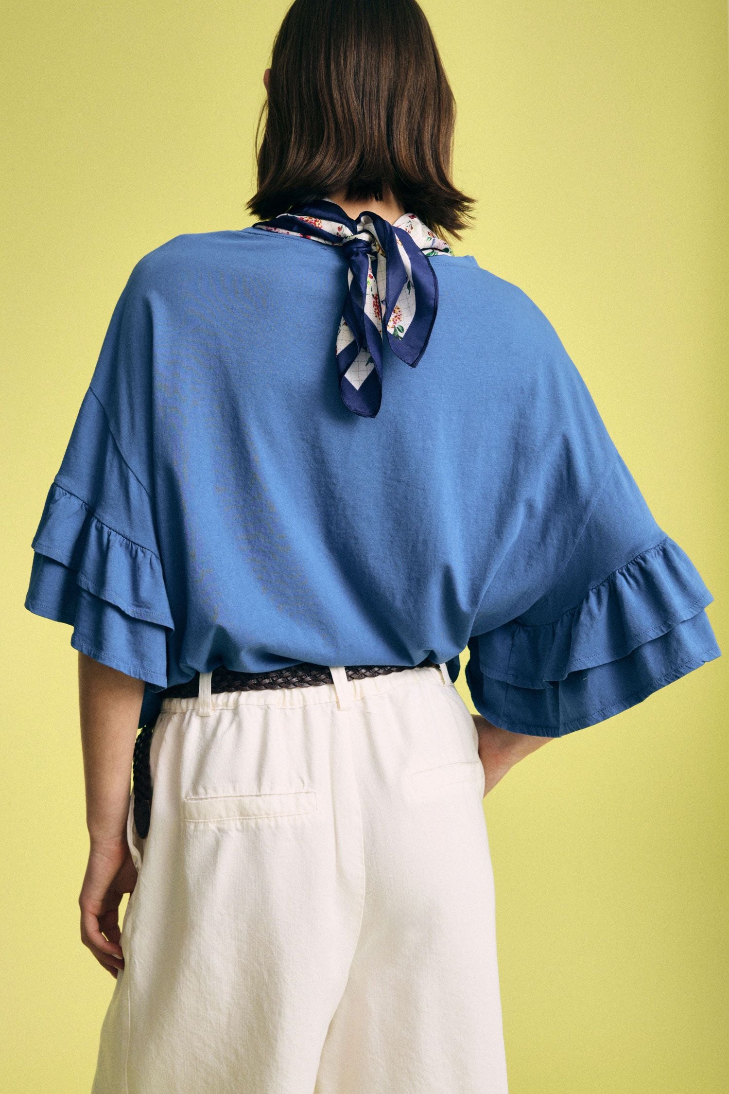 Short top with printed scarf