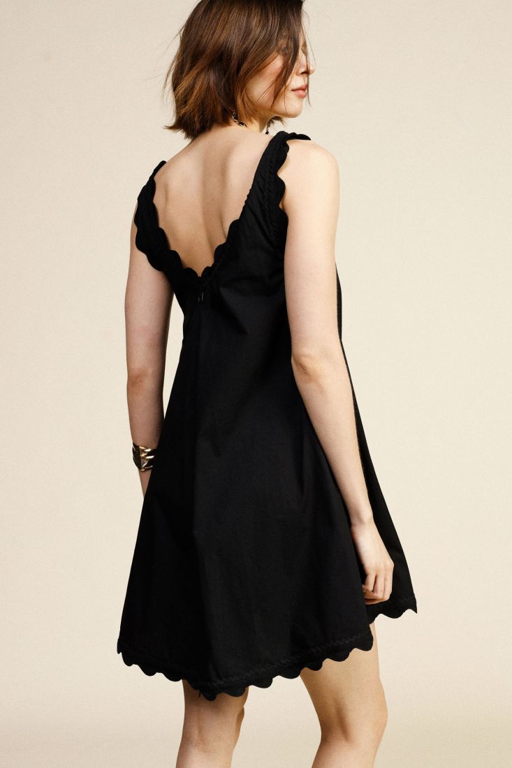 Short sleeveless dress