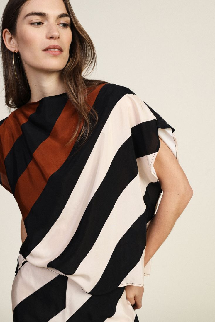 Blouse with striped pattern