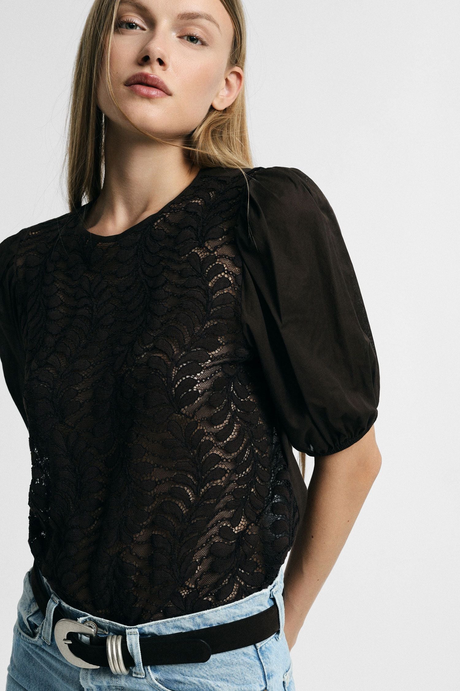 Blouse with lace detailing