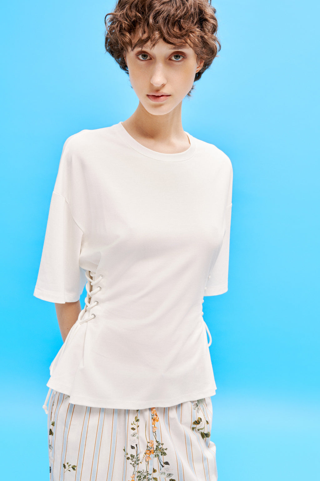 Adjustable side laces T-shirt