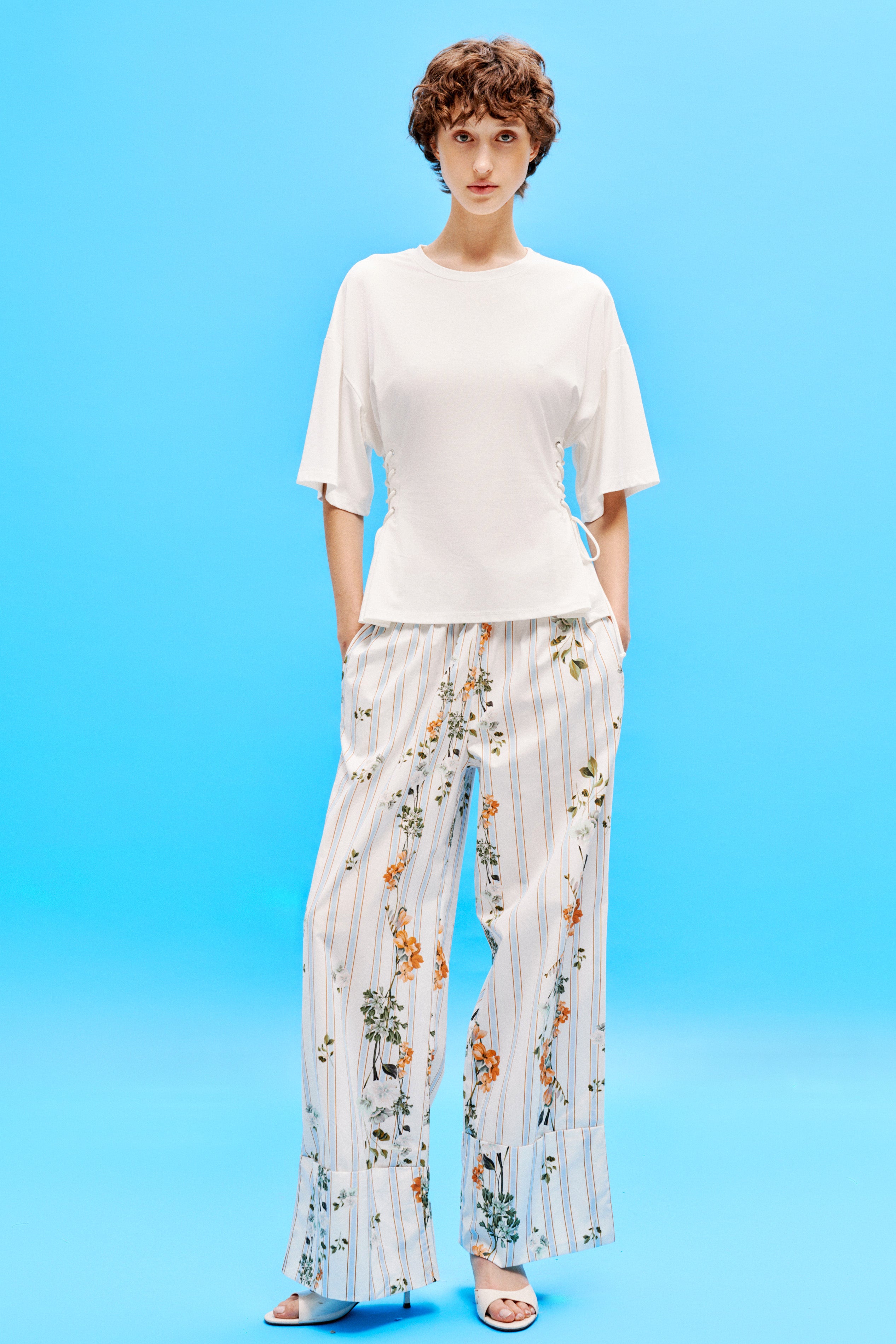 Adjustable side laces T-shirt