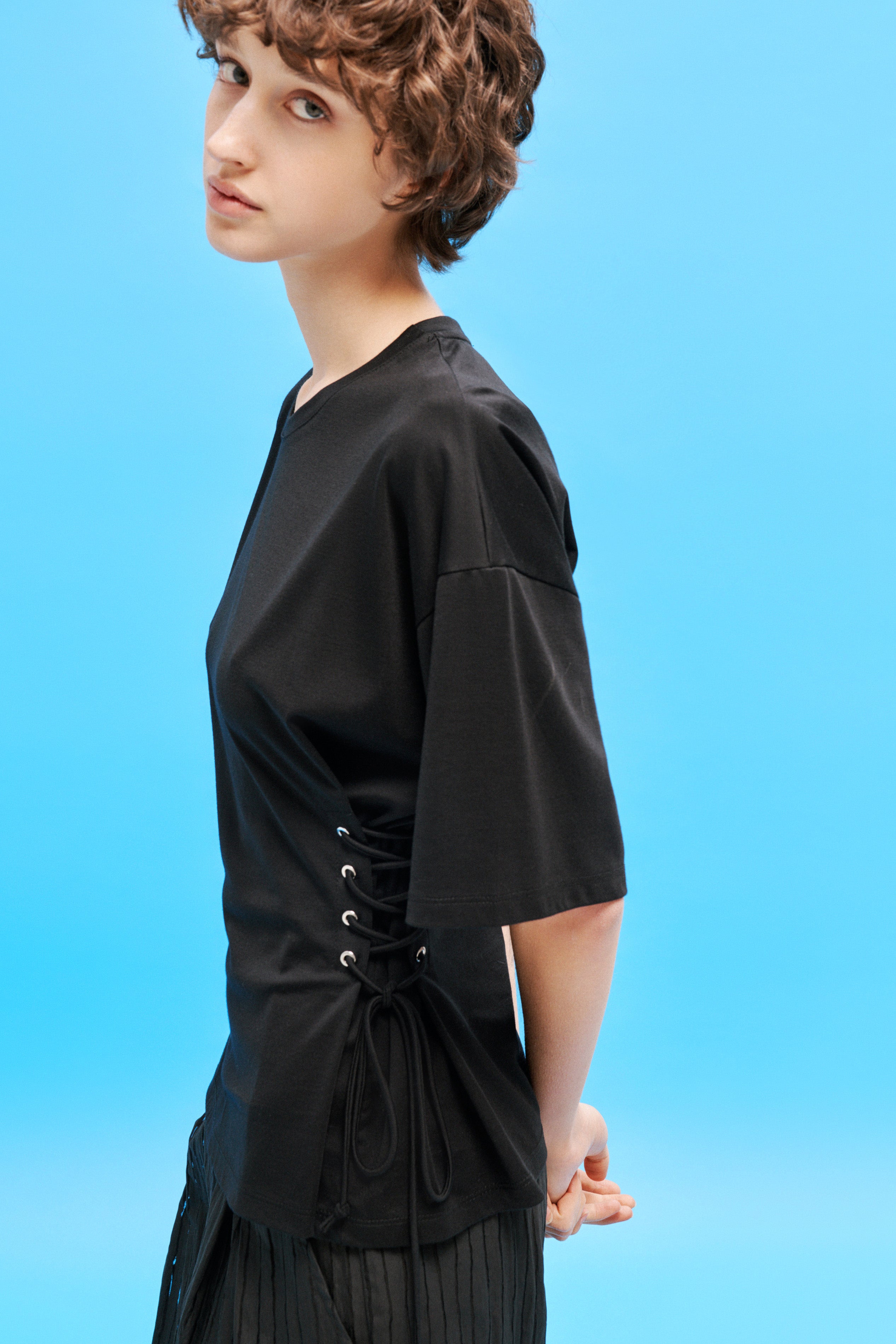 Adjustable side laces T-shirt